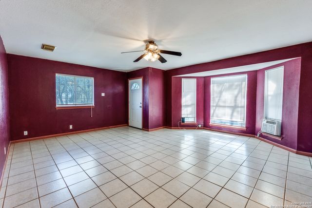 217 Cimarron, Floresville, TX 78114