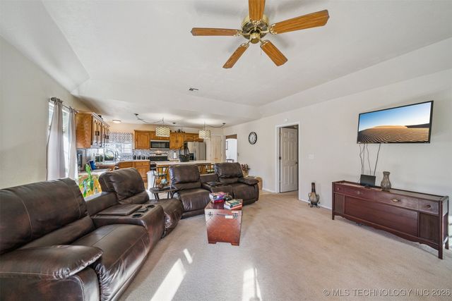 6607 Silver Oak Terrace W, Tulsa, OK 74107