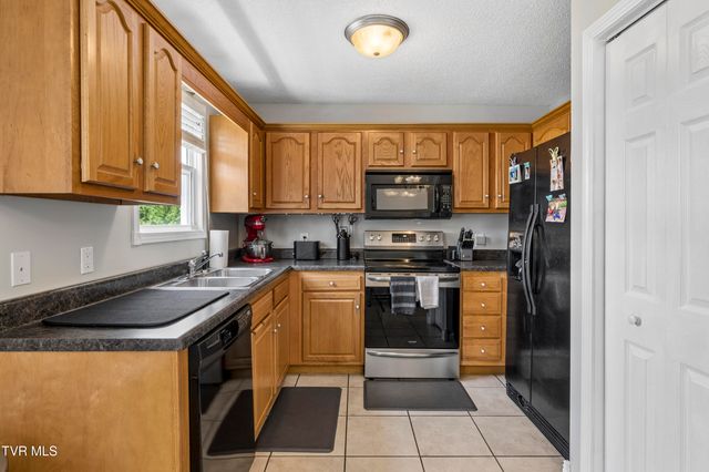 204 Gray Station Road 204, Johnson City, TN 37615