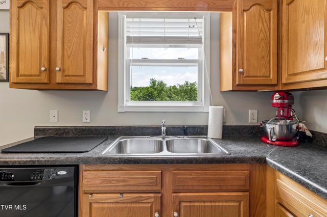 204 Gray Station Road 204, Johnson City, TN 37615