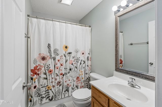 204 Gray Station Road 204, Johnson City, TN 37615