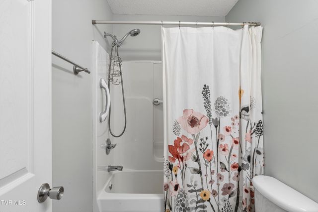 204 Gray Station Road 204, Johnson City, TN 37615