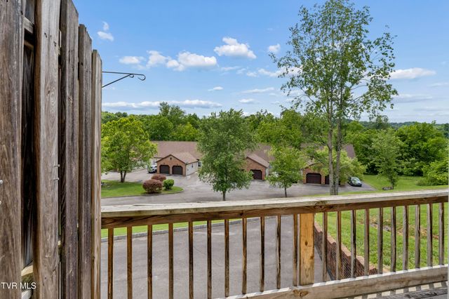204 Gray Station Road 204, Johnson City, TN 37615