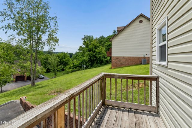 204 Gray Station Road 204, Johnson City, TN 37615