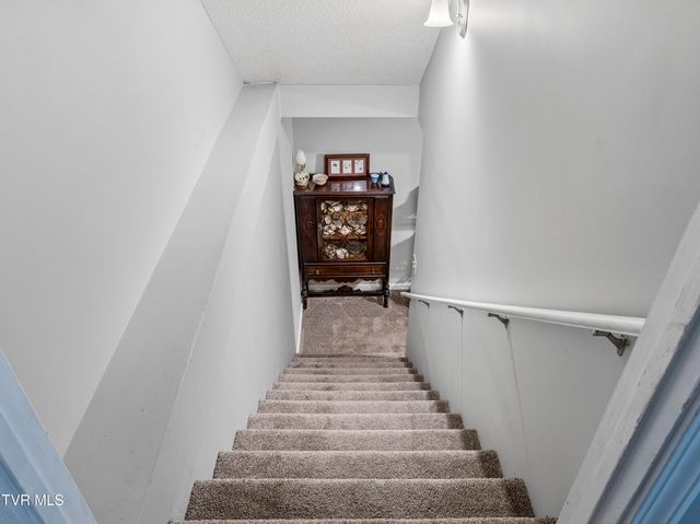 204 Gray Station Road 204, Johnson City, TN 37615