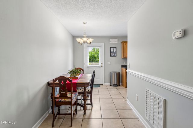 204 Gray Station Road 204, Johnson City, TN 37615
