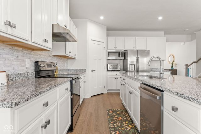 569 Wilsons Farm Drive, Fortville, IN 46040