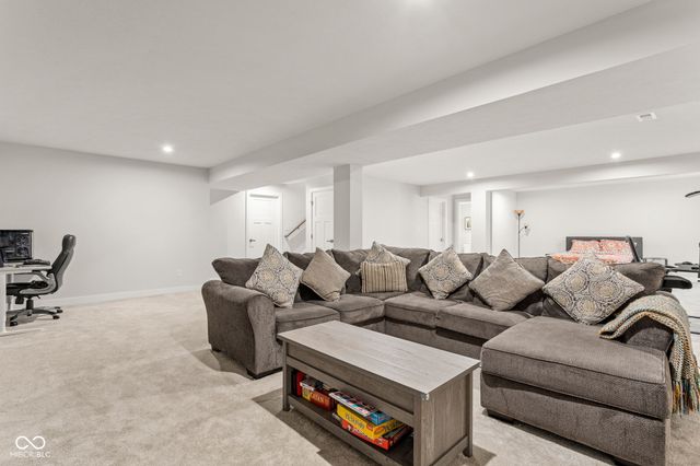 569 Wilsons Farm Drive, Fortville, IN 46040