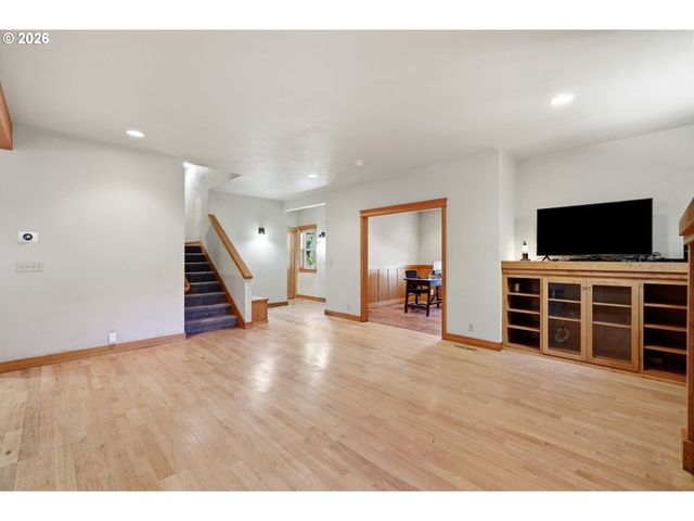 6287 FERNHILL Loop, Springfield, OR 97478