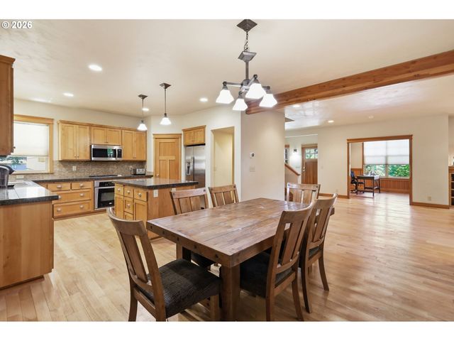 6287 FERNHILL Loop, Springfield, OR 97478