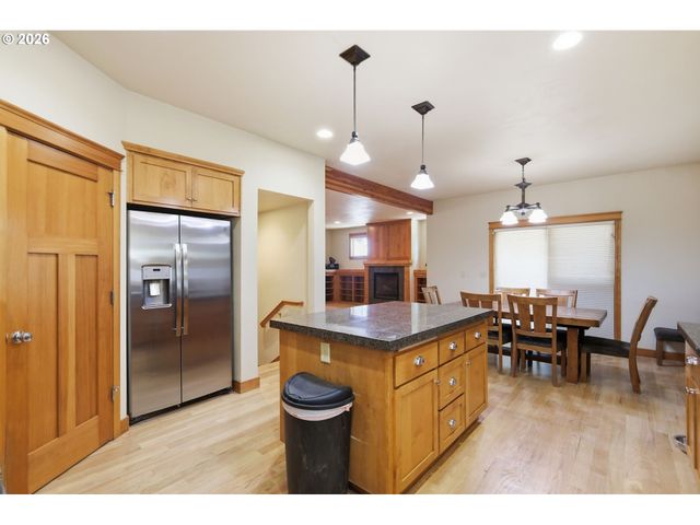 6287 FERNHILL Loop, Springfield, OR 97478