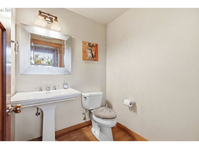 6287 FERNHILL Loop, Springfield, OR 97478
