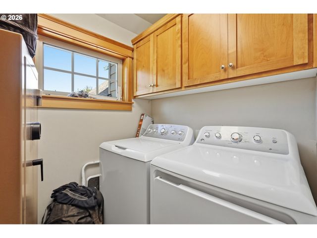 6287 FERNHILL Loop, Springfield, OR 97478