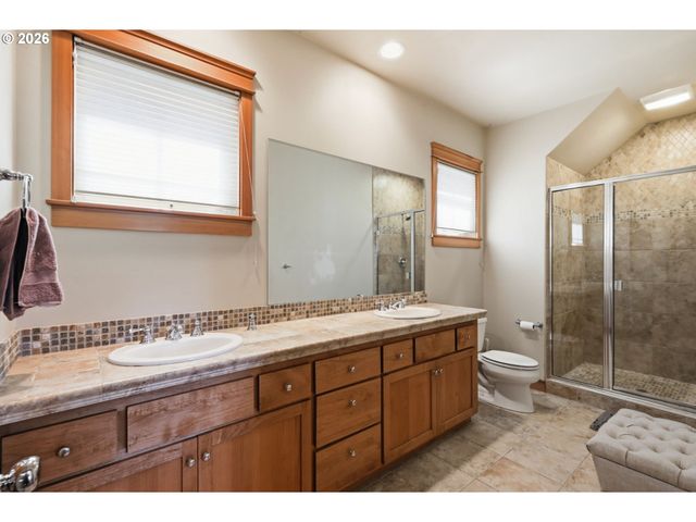 6287 FERNHILL Loop, Springfield, OR 97478