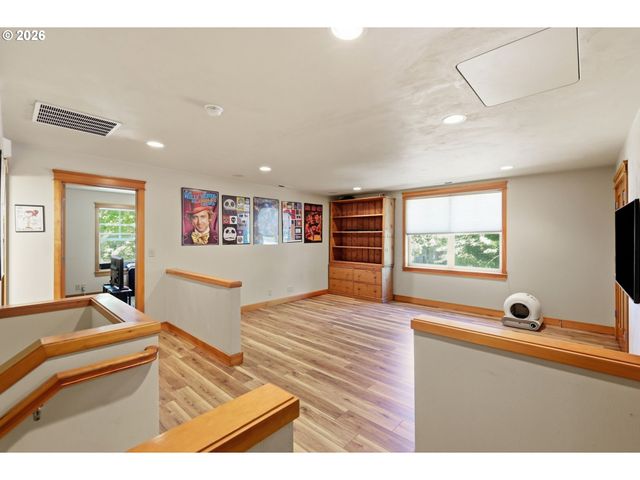 6287 FERNHILL Loop, Springfield, OR 97478