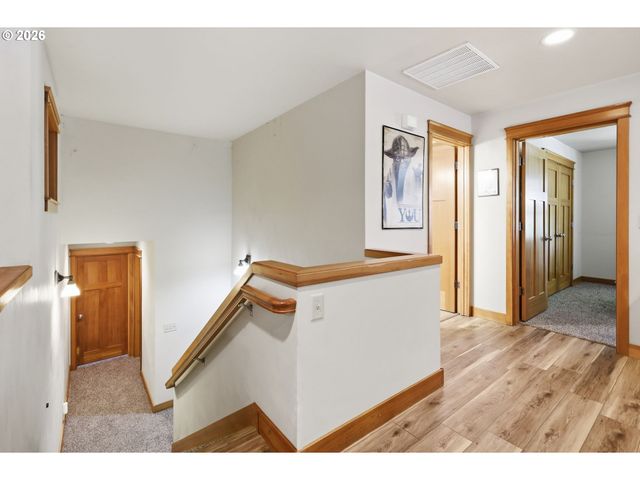 6287 FERNHILL Loop, Springfield, OR 97478