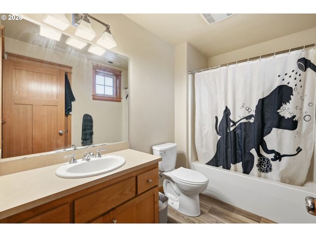 6287 FERNHILL Loop, Springfield, OR 97478