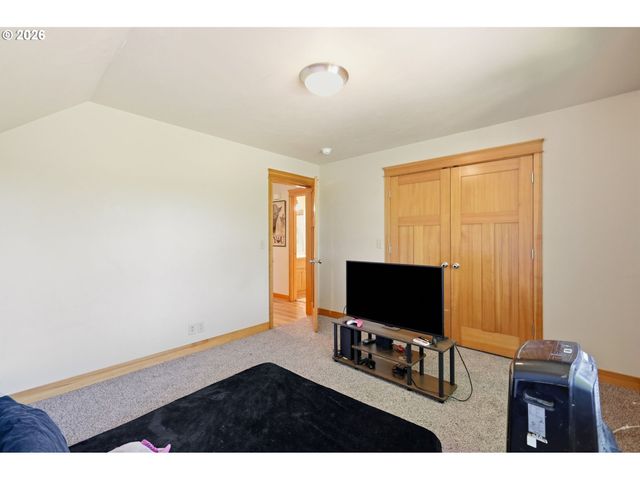 6287 FERNHILL Loop, Springfield, OR 97478