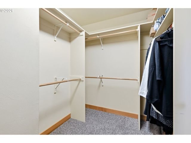 6287 FERNHILL Loop, Springfield, OR 97478