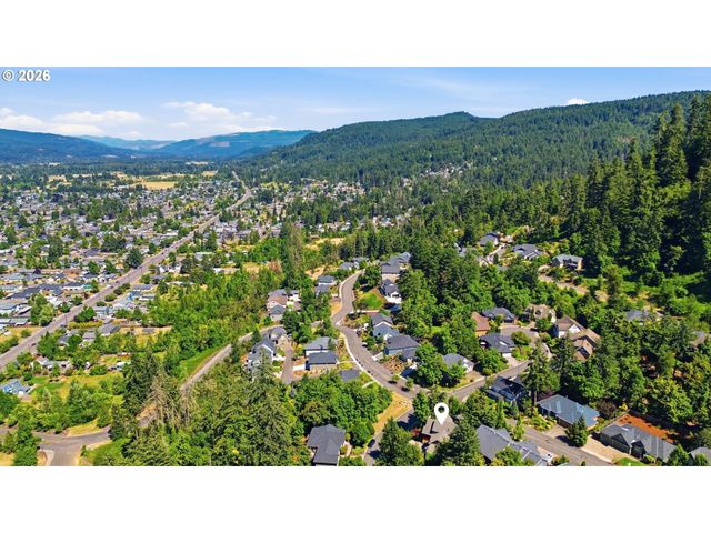 6287 FERNHILL Loop, Springfield, OR 97478