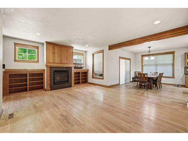 6287 FERNHILL Loop, Springfield, OR 97478