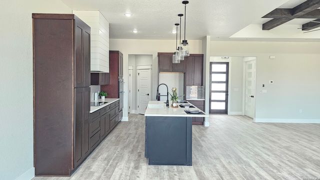 105 Oakmont Ln, La Vernia, TX 78121