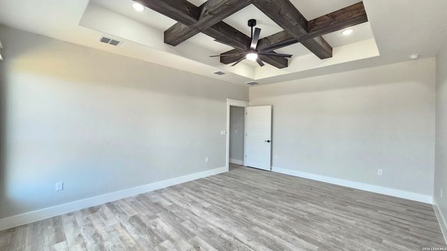 105 Oakmont Ln, La Vernia, TX 78121