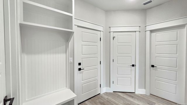 105 Oakmont Ln, La Vernia, TX 78121