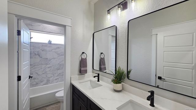 105 Oakmont Ln, La Vernia, TX 78121