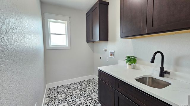 105 Oakmont Ln, La Vernia, TX 78121