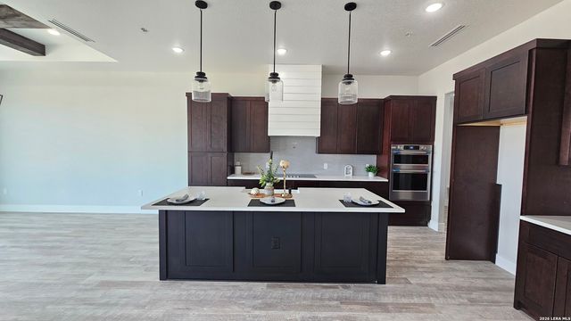 105 Oakmont Ln, La Vernia, TX 78121