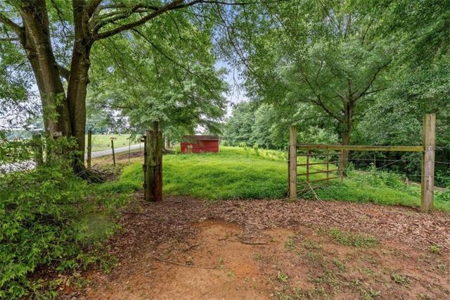 2414 Bethesda Church Road, Carrollton, GA 30117