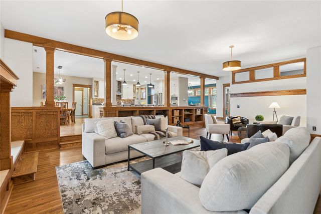 36599 River Oaks Circle, Cumming, IA 50061