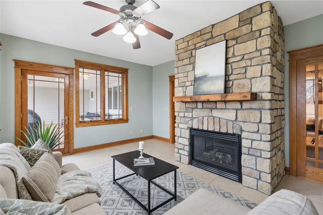 36599 River Oaks Circle, Cumming, IA 50061