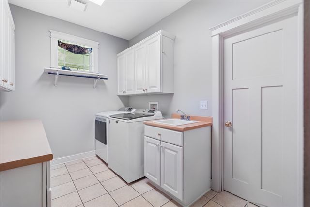 36599 River Oaks Circle, Cumming, IA 50061