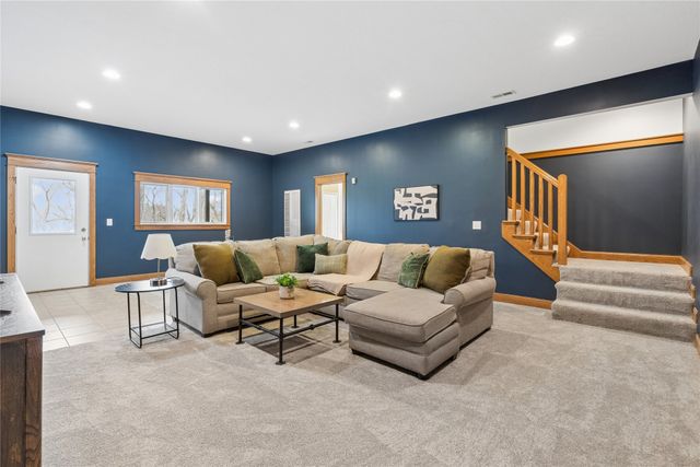 36599 River Oaks Circle, Cumming, IA 50061