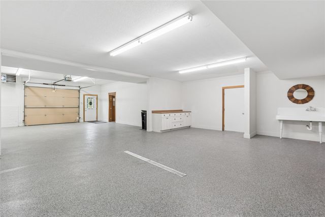 36599 River Oaks Circle, Cumming, IA 50061