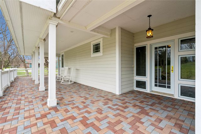 36599 River Oaks Circle, Cumming, IA 50061