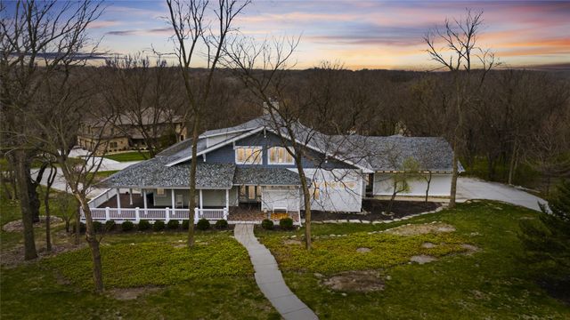 36599 River Oaks Circle, Cumming, IA 50061