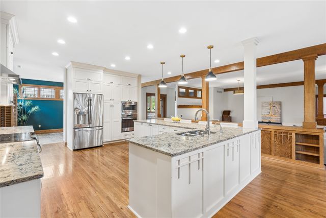 36599 River Oaks Circle, Cumming, IA 50061
