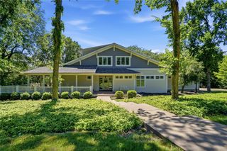 36599 River Oaks Circle, Cumming, IA 50061