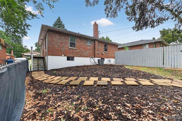 9016 Bessemer Avenue, Berkeley, MO 63134
