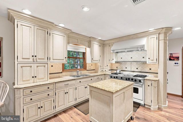 1200 ASH LN, Lebanon, PA 17042