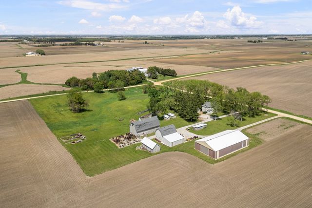 24880 145th Avenue, Eldridge, IA 52748