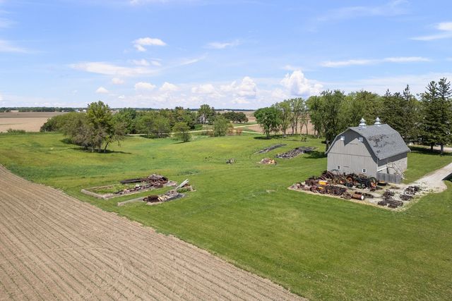 24880 145th Avenue, Eldridge, IA 52748