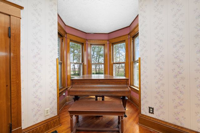 24880 145th Avenue, Eldridge, IA 52748