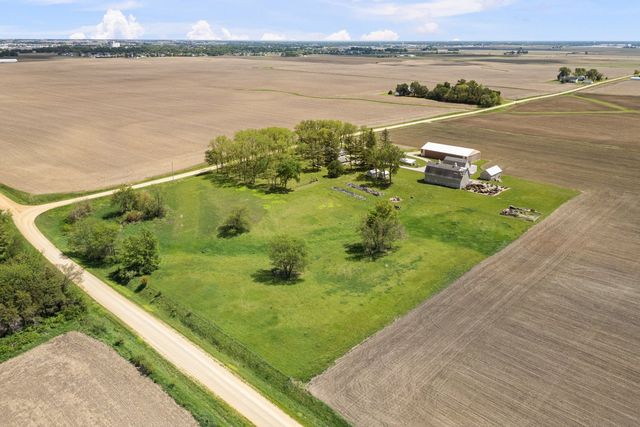 24880 145th Avenue, Eldridge, IA 52748