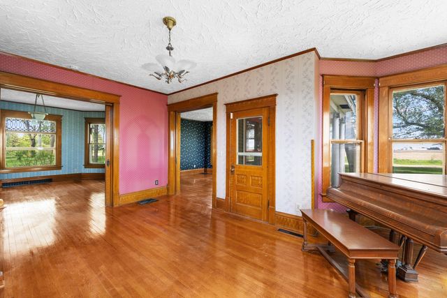 24880 145th Avenue, Eldridge, IA 52748