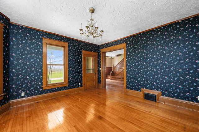 24880 145th Avenue, Eldridge, IA 52748