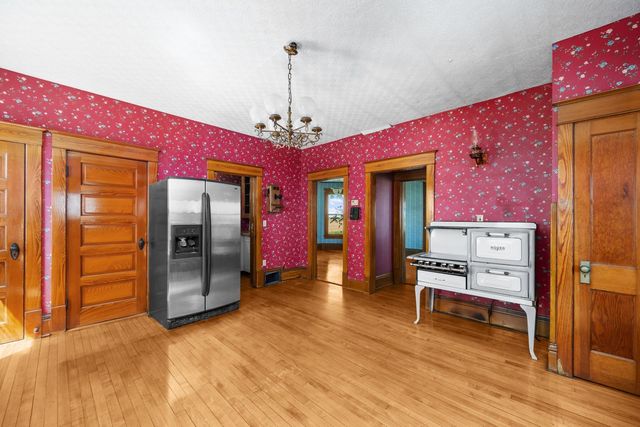 24880 145th Avenue, Eldridge, IA 52748